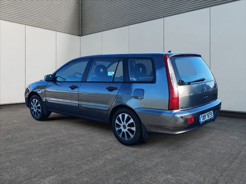 Mitsubishi Lancer 1,6 i - fotka 5 z 11
