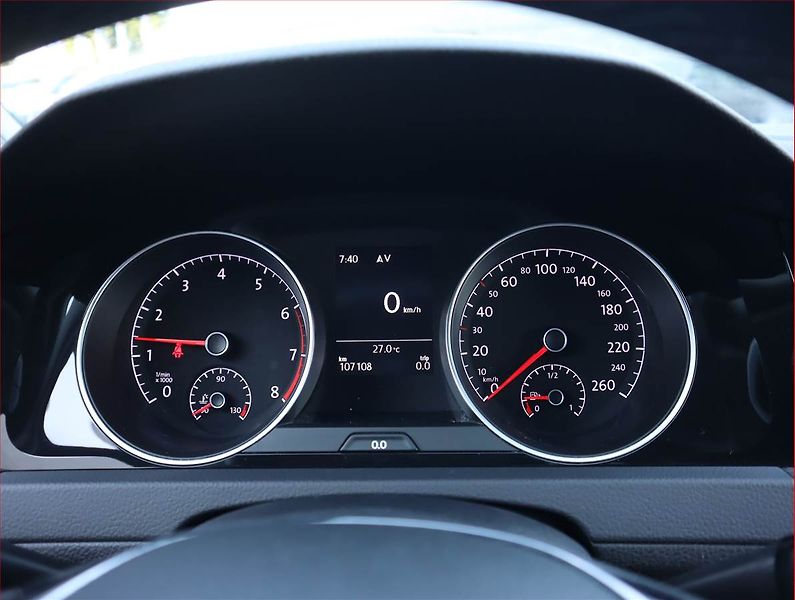Volkswagen Golf (2018) 1.0 TSI, Navi, Tempomat - fotka 11 z 18
