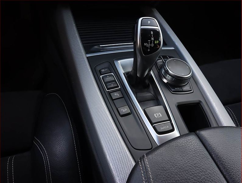 BMW X5 (2017) M Paket xDrive40d - fotka 16 z 25