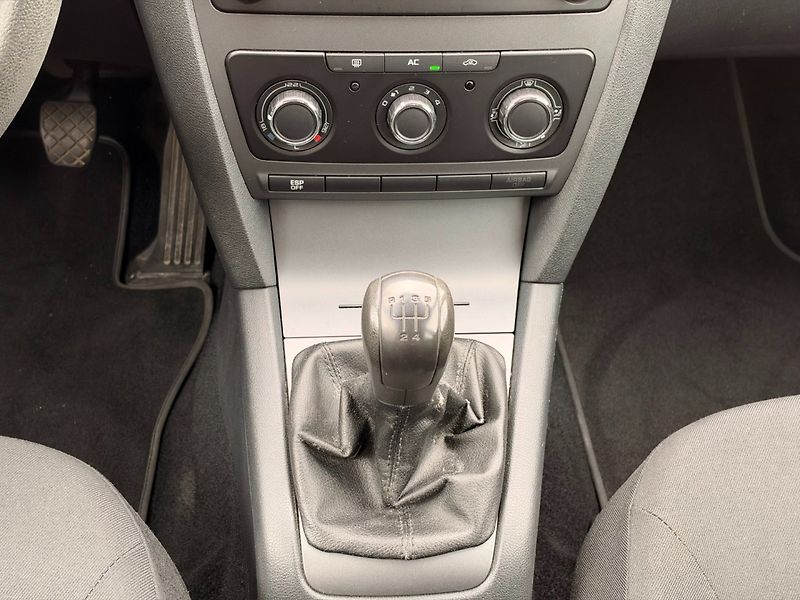 Škoda Octavia (2009) Ambition 1.6 MPi 75kW - fotka 20 z 35