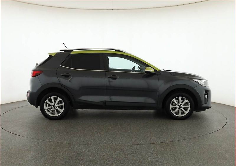 Kia Stonic (2018) 1.25 CVVT, Serv.kniha, Navi - fotka 6 z 17