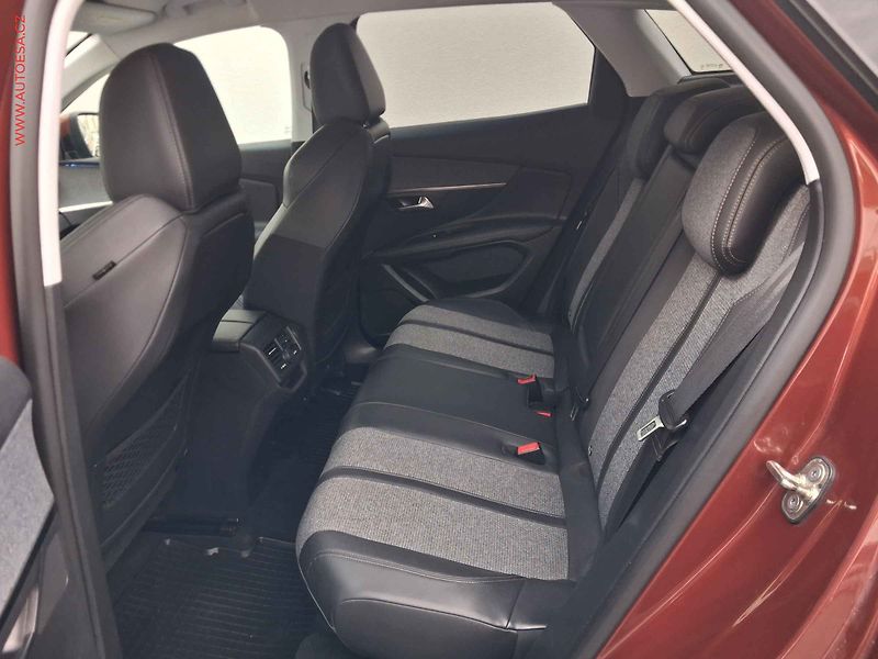 Peugeot 3008 (2018) 1.5 HDI, servis.kniha - fotka 10 z 18