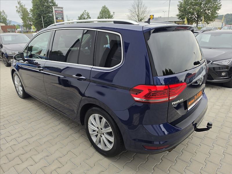 Volkswagen Touran 1,4 TSi 110KW DSG Highline 7MÍ - fotka 9 z 50