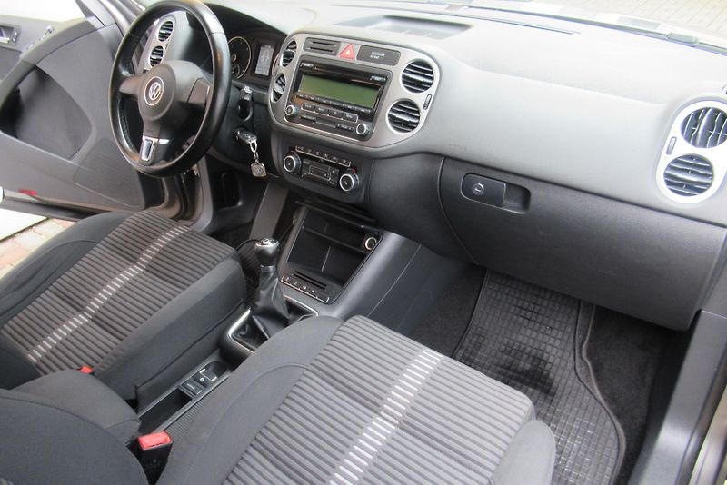 Volkswagen Tiguan 2.0 TDi AUT.KLIMA TAŽNÉ - fotka 11 z 21