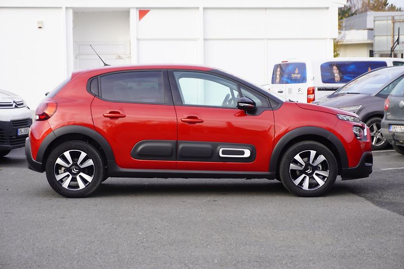 Citroën C3 (2024) MAX 1,2PT 110 MAN6 - fotka 4 z 9
