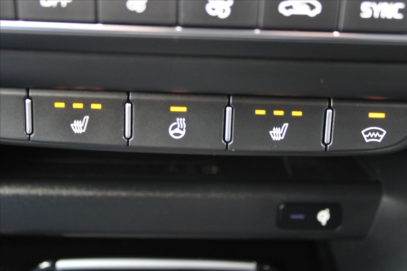 Kia ProCeed 1,6 TGDI  ČR,GT,AUTOMAT,ZÁRUKA - fotka 11 z 35