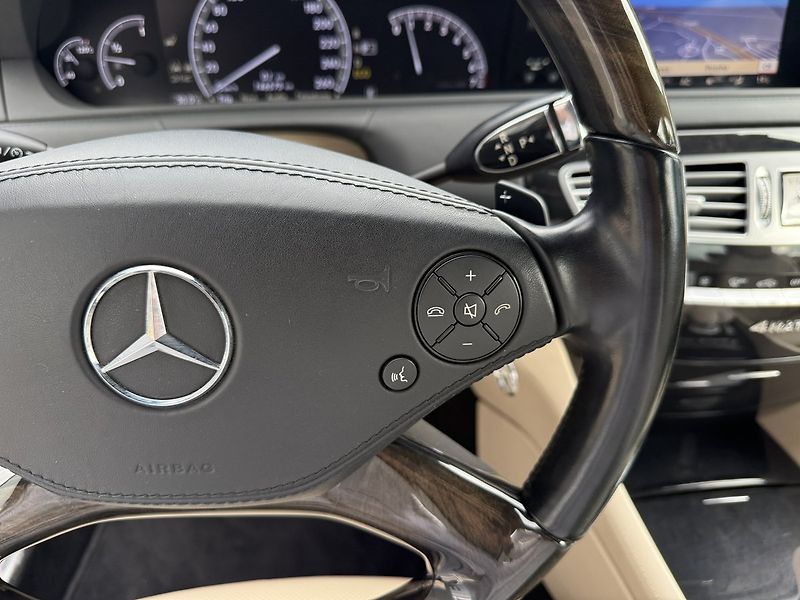 Mercedes-Benz CL (2010) 500 4MATIC - fotka 28 z 44