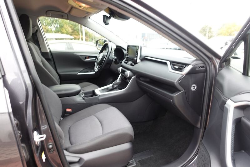 Toyota RAV4 2,0i A/T 2WD Comfort + Style - fotka 14 z 29