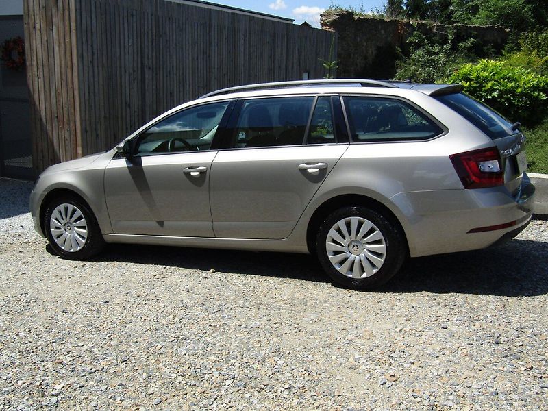 Škoda Octavia (2019) 1.0 TSI 85kW - fotka 10 z 41