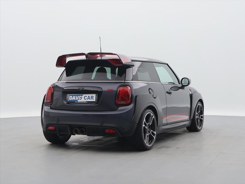 Mini Cooper 2,0 225kW JCW GP3 CZ DPH - fotka 7 z 32