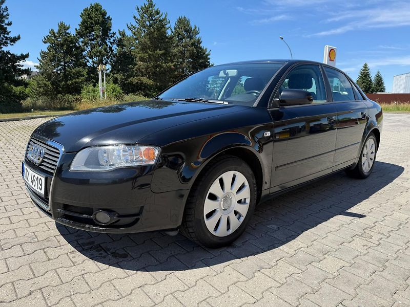 Audi A4 2,0 TDI automat - fotka 2 z 15