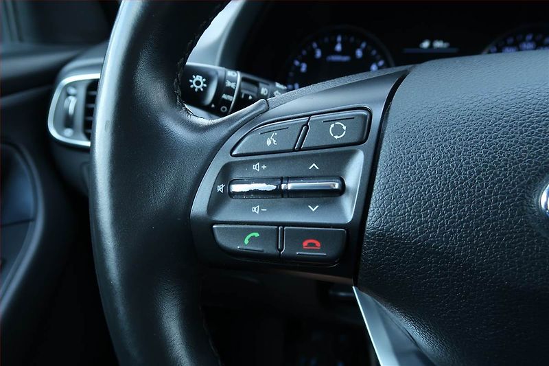 Hyundai i30 (2018) Style 1.4 T-GDI, Serv.kniha - fotka 18 z 24