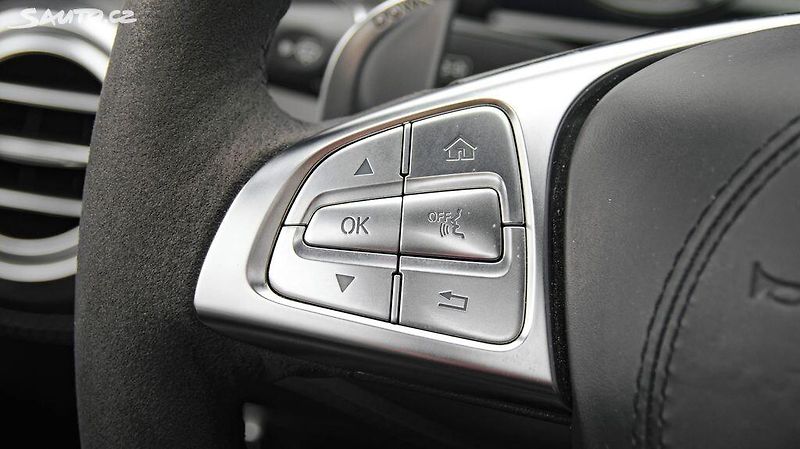 Mercedes-Benz Třídy S S63 AMG 4MATIC cabrio 585 PS - fotka 38 z 48