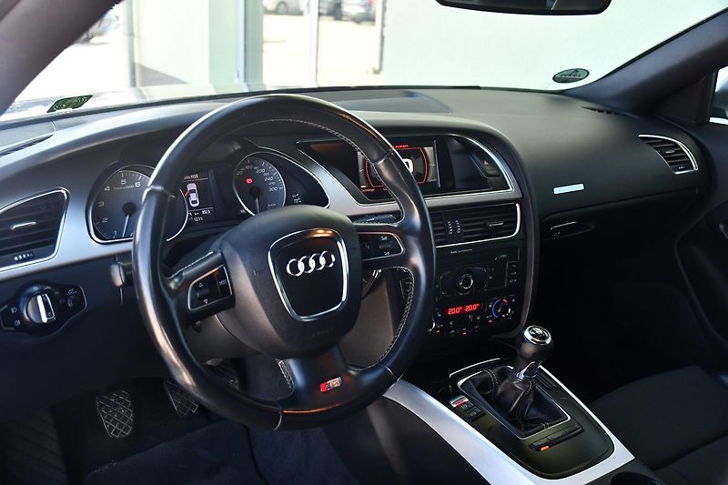 Audi S5 4.2FSI V8 MANUÁL QUATTRO - fotka 11 z 29