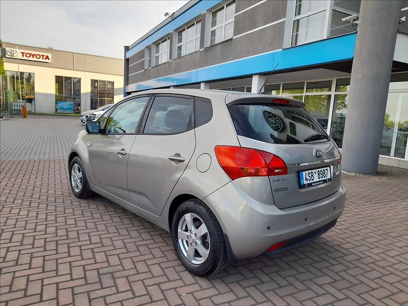 Kia Venga 1,4 i - fotka 8 z 18