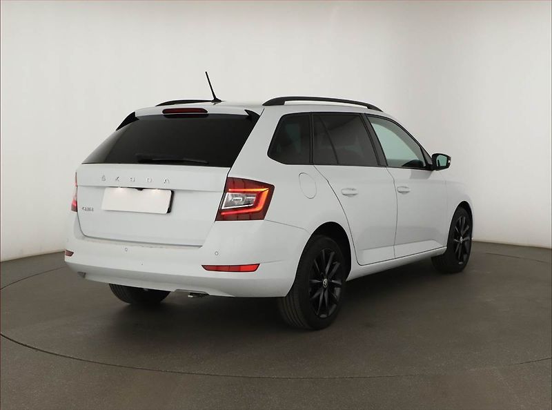 Škoda Fabia (2020) Style Plus 1.0 TSI, Serv.kniha - fotka 5 z 17