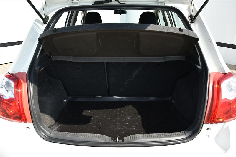 Toyota Auris 1.6 VVT-i 97kW ČR - fotka 11 z 19