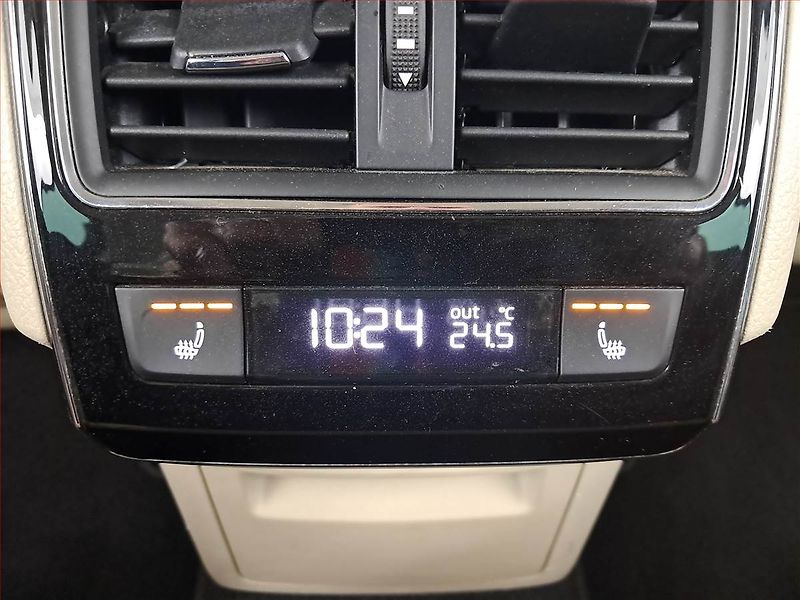 Škoda Superb (2020) Laurin&Klement iV 1.4 TSI PHEV - fotka 20 z 20