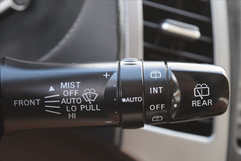 Mitsubishi Outlander 2,2 d 115KW TAŽNÉ 7MÍST 4X4 - fotka 39 z 51