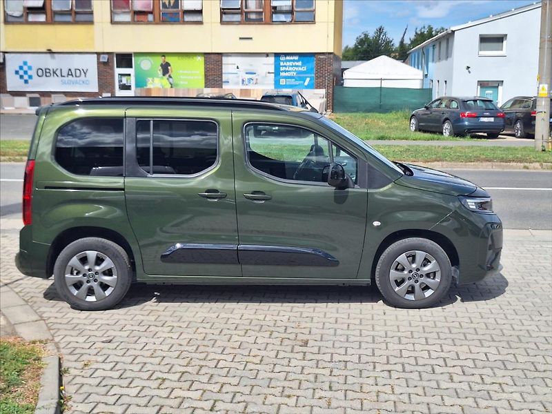 Opel Combo 1,5 CDTi  Elegance Plus AT8 - fotka 4 z 12