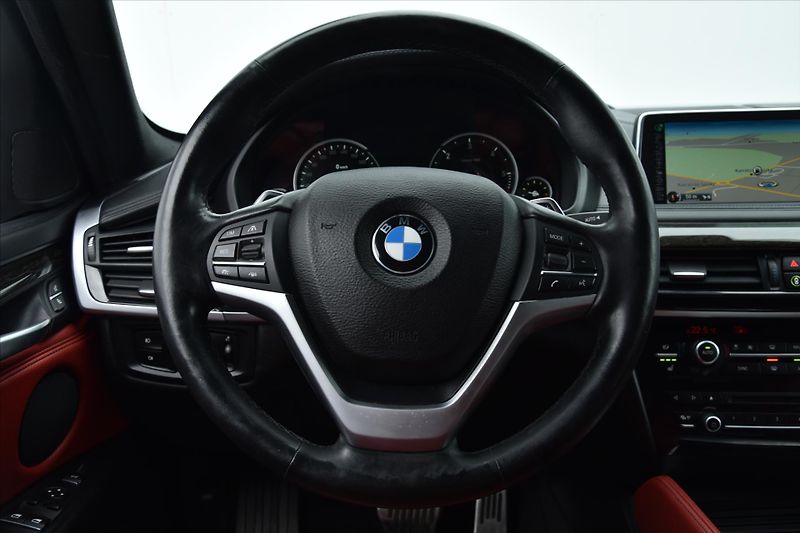 BMW X6 xDrive 30d 190kW ČR - fotka 15 z 26