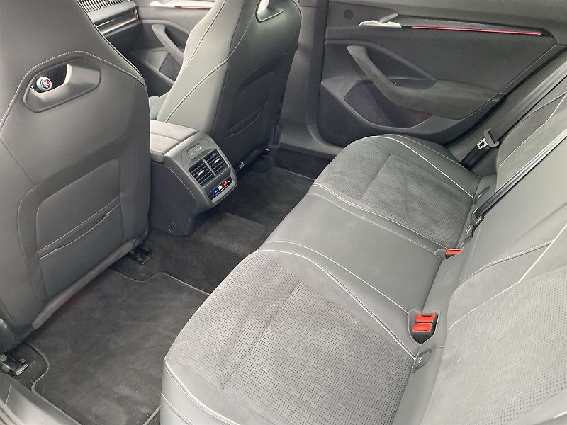 Škoda Superb (2025) Combi 2.0 TDI 4x4 DSG Sportlin - fotka 10 z 39