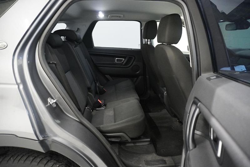 Land Rover Discovery Sport 2.0 110 kW 4WD AUTOMAT - fotka 25 z 28