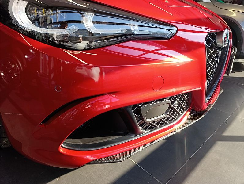 Alfa Romeo Giulia (2026) Quadrifoglio 2.9 V6 Turbo 520K - fotka 17 z 36