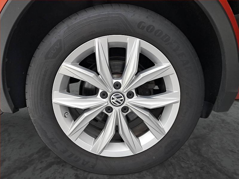 Volkswagen Tiguan (2017) 2.0 TDI, 4X4, Serv.kniha - fotka 15 z 18