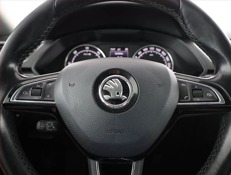 Škoda Superb (2016) Style 2.0 TDI, 4X4, Automat - fotka 8 z 17