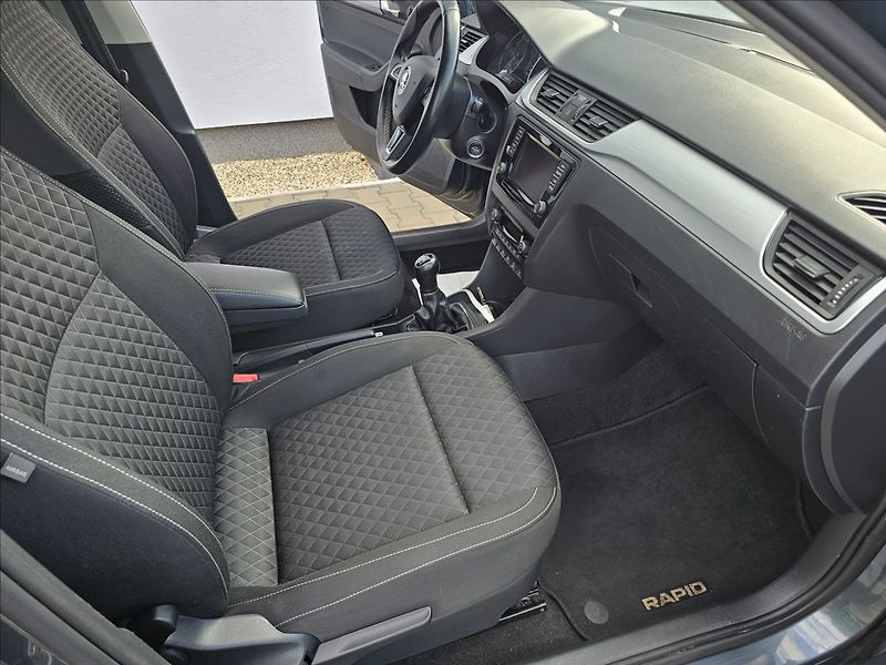 Škoda Rapid 1,0 TSi Drive NAVI ALU - fotka 29 z 39