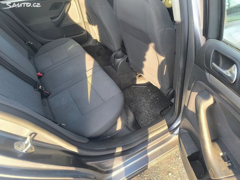 Volkswagen Jetta 1,9TDI BEZ DPF,KRÁSNÁ,220T.KM - fotka 9 z 29