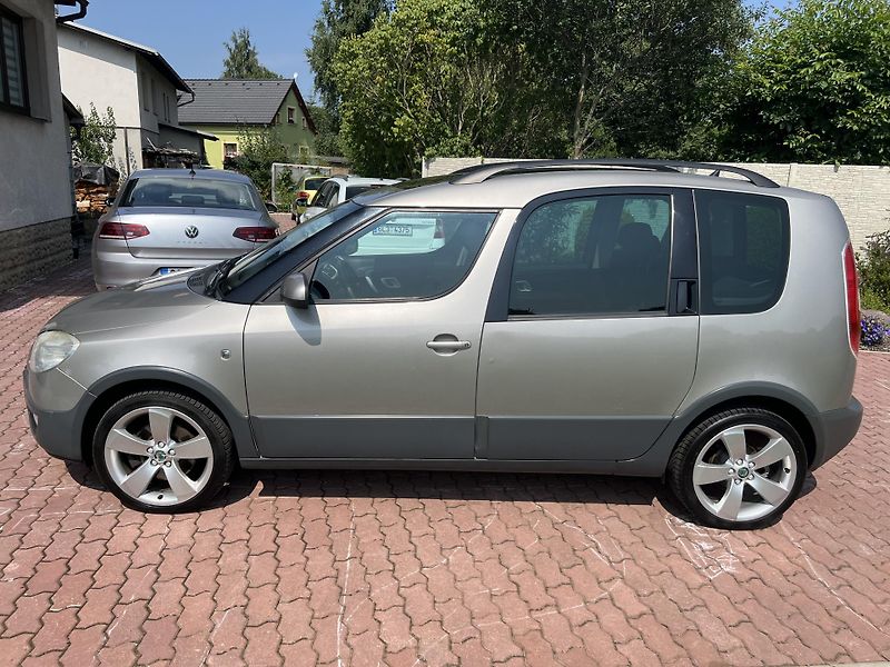 Škoda Roomster 1.9TDI 77KW,SCOUT,DIGI,PANORAM - fotka 4 z 41