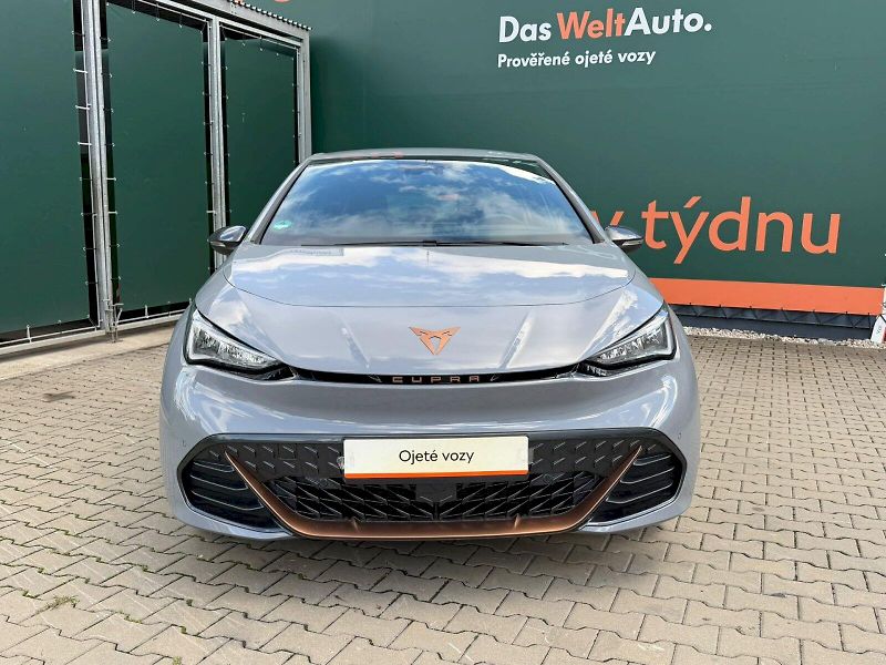 Cupra Born (2023) 150kW / 62kWh Electric - fotka 16 z 23