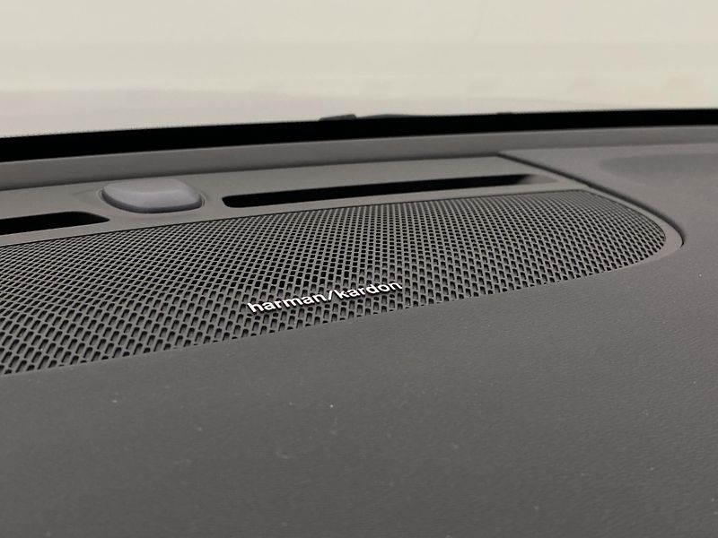 Volvo XC40 B3 AUT DARK PLUS - fotka 30 z 62