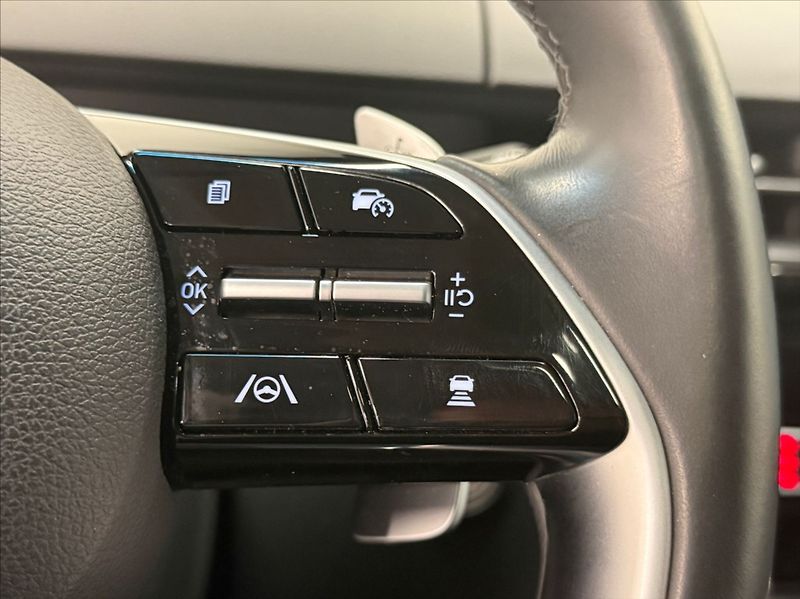 Hyundai Staria 2,2 CRDI PREMIUM LUXURY PANO - fotka 20 z 26