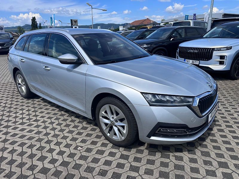 Škoda Octavia 2,0 TDI Style - fotka 4 z 16