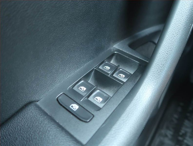 Škoda Octavia (2020) Ambition 1.5 TSI, Serv.kniha - fotka 15 z 16