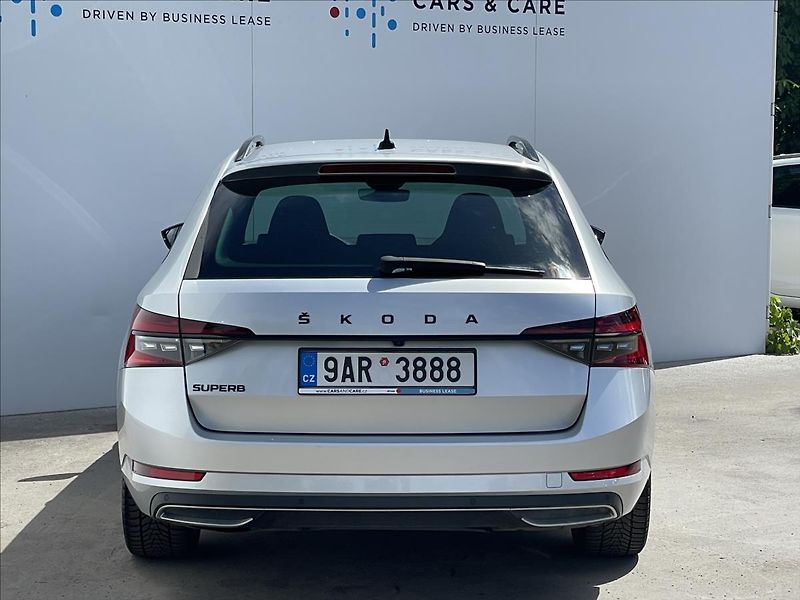 Škoda Superb 2,0 TDI DSG Sportline ACC+LED - fotka 23 z 24