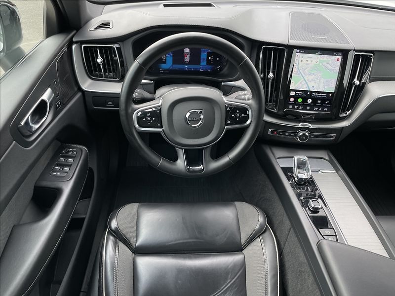 Volvo XC60 2,0 B4 A8 Ultimate Dark LED - fotka 7 z 22