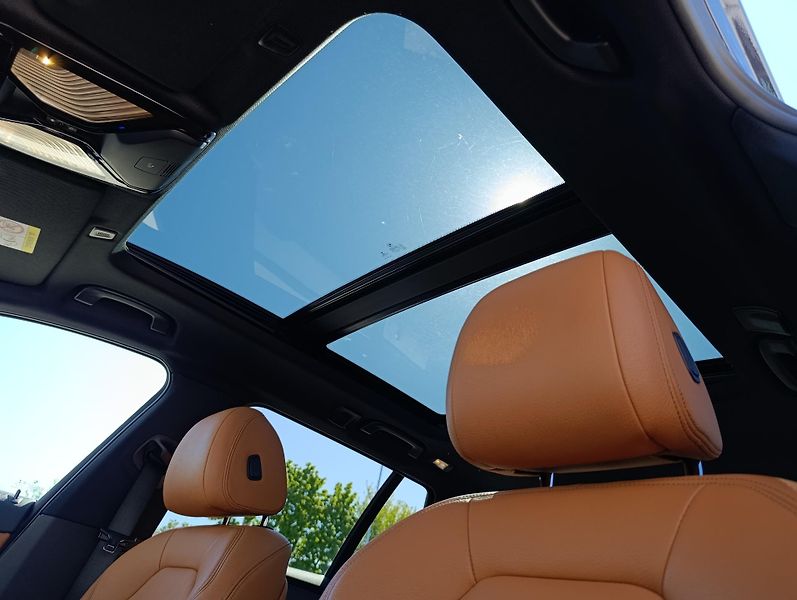 BMW Řada 5 540d xDRIVE MSPORT PANO DPH - fotka 26 z 34