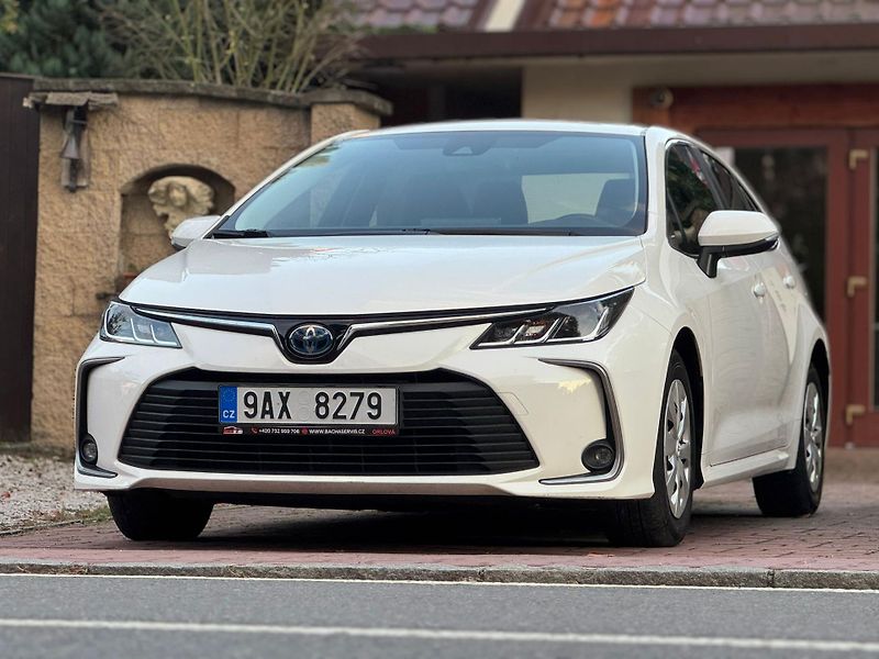Toyota Corolla 1.8Hybrid 1.MAJITEL ČR DPH - fotografie inzerátu