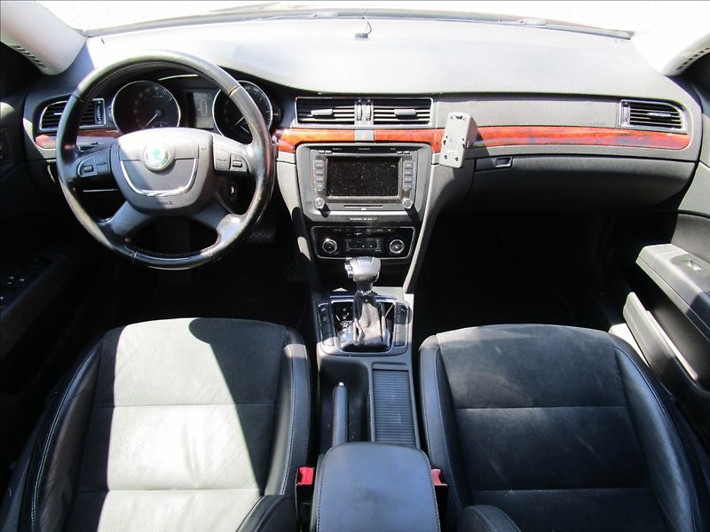 Škoda Superb 2.0TDi DSG, Elegance - fotka 7 z 46