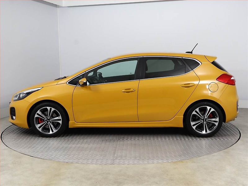 Kia Ceed (2015) GT Line 1.6 CRDi, Navi - fotka 3 z 17