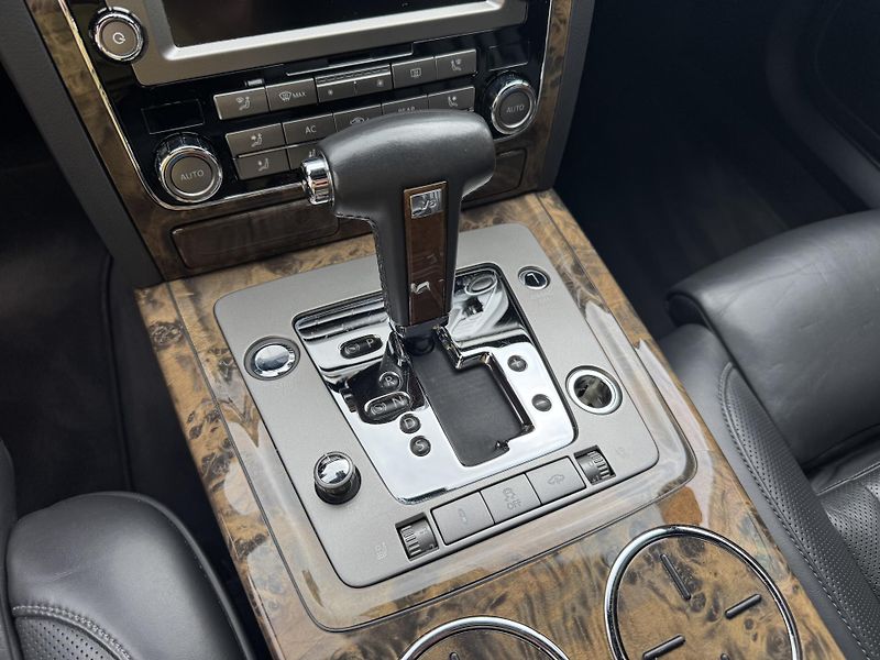 Volkswagen Phaeton (2011) 3.0TDI 176kW - fotka 20 z 22