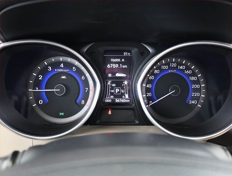 Hyundai i30 (2016) 1.6 GDI, Automat, Kůže, Navi - fotka 9 z 16