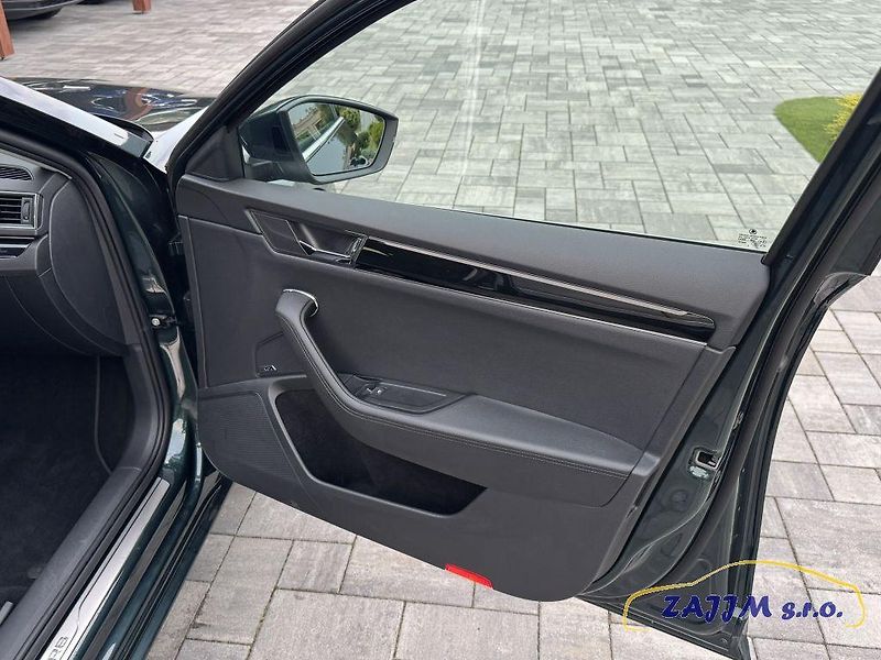 Škoda Superb L&K 2.0TSi 206kw 4x4 webasto - fotka 51 z 60