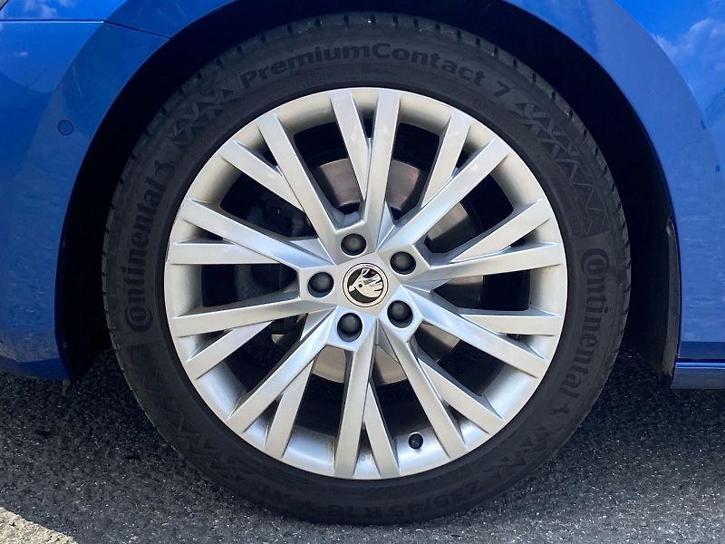 Škoda Superb (2023) 2.0 TDI 4x4 DSG L&K - fotka 35 z 39