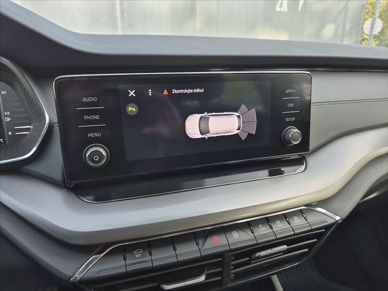 Škoda Octavia 2,0 TDi DSG Ambition 4x4 - fotka 13 z 16