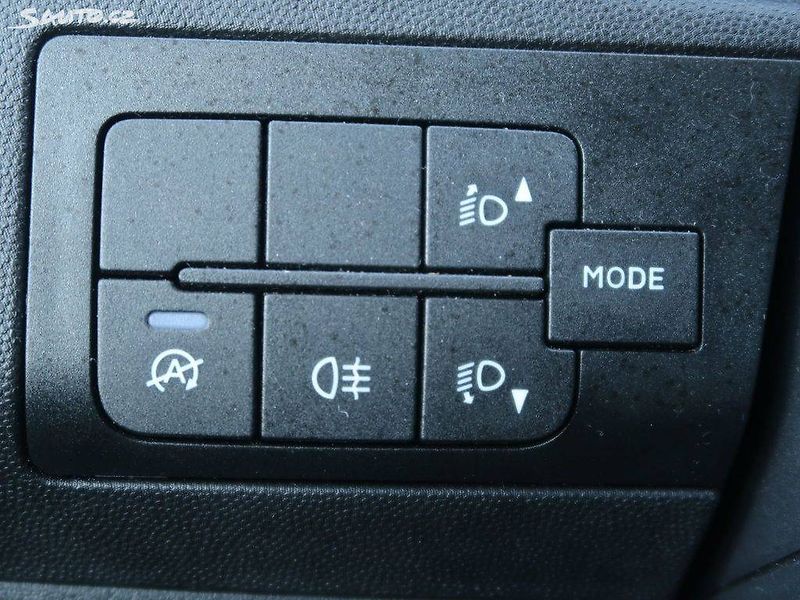Opel Movano VAN L3H2 2,2 BlueHDi 103kW MT6 - fotka 21 z 25